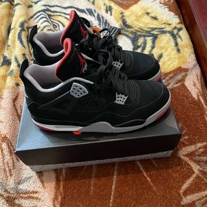 Air Jordan 4 Bred